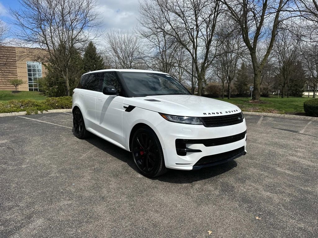 New 2025 Land Rover Range Rover Sport Dynamic SE image 3