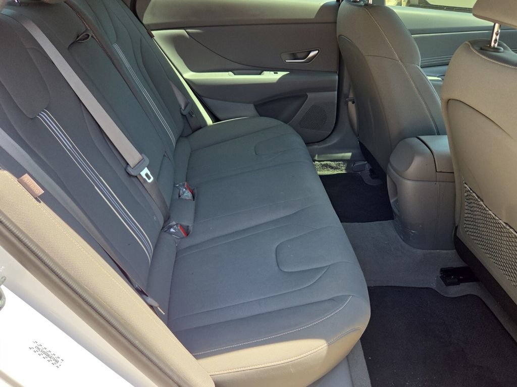 Used 2024 Hyundai Elantra SEL w/ Convenience Package FWD image 15