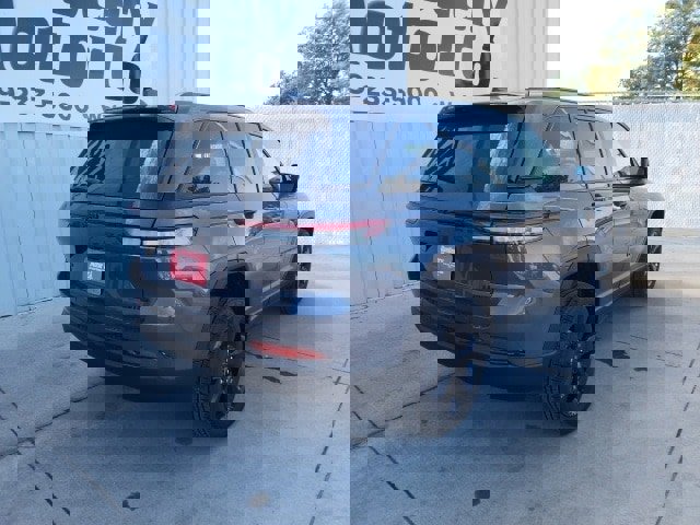 New 2025 Jeep Grand Cherokee Limited image 24