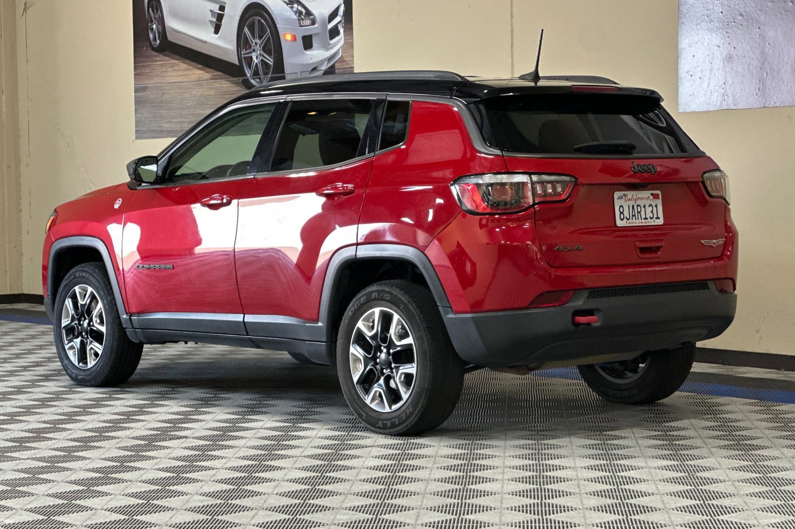 Used 2018 Jeep Compass Trailhawk image 6