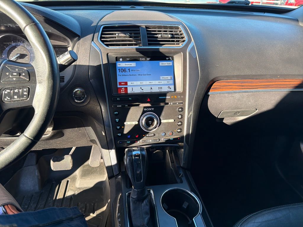 Used 2018 Ford Explorer Limited image 17