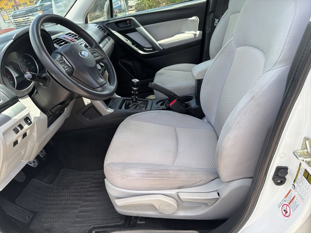 Used 2014 Subaru Forester 2.5i AWD/4WD image 7