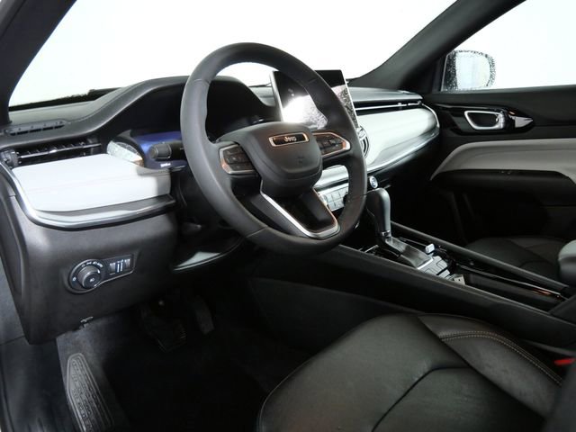 Used 2023 Jeep Compass Limited AWD/4WD image 16