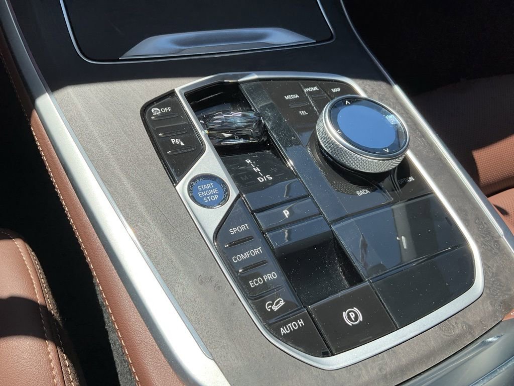 Used 2025 BMW X5 xDrive40i w/ Executive Package image 11