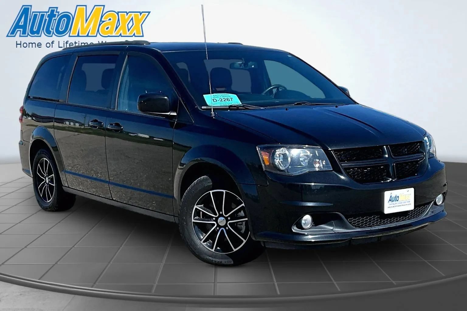 Used 2018 Dodge Grand Caravan GT FWD image 3