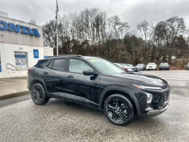 Used 2024 Chevrolet Trax ACTIV w/ Driver Confidence Package image 11