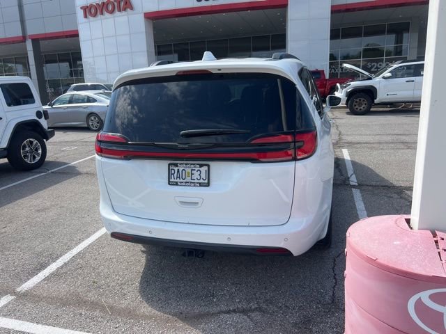 Used 2022 Chrysler Pacifica Limited w/ S Appearance Package AWD/4WD image 7