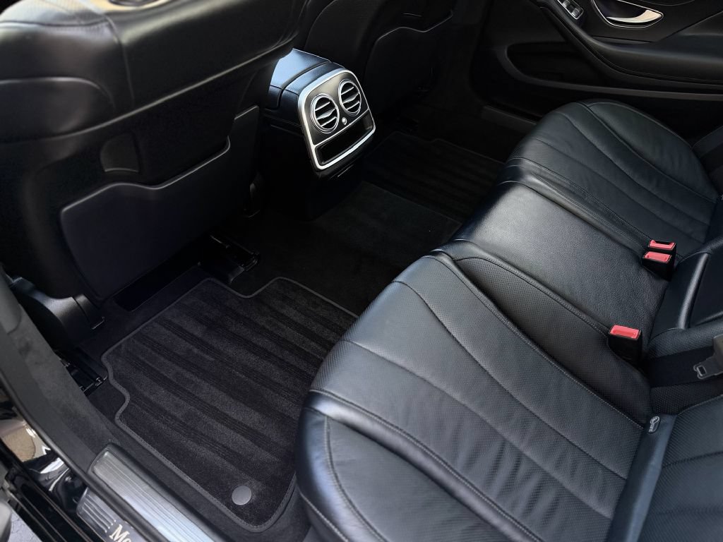 Used 2017 Mercedes-Benz S 550 Sedan image 16