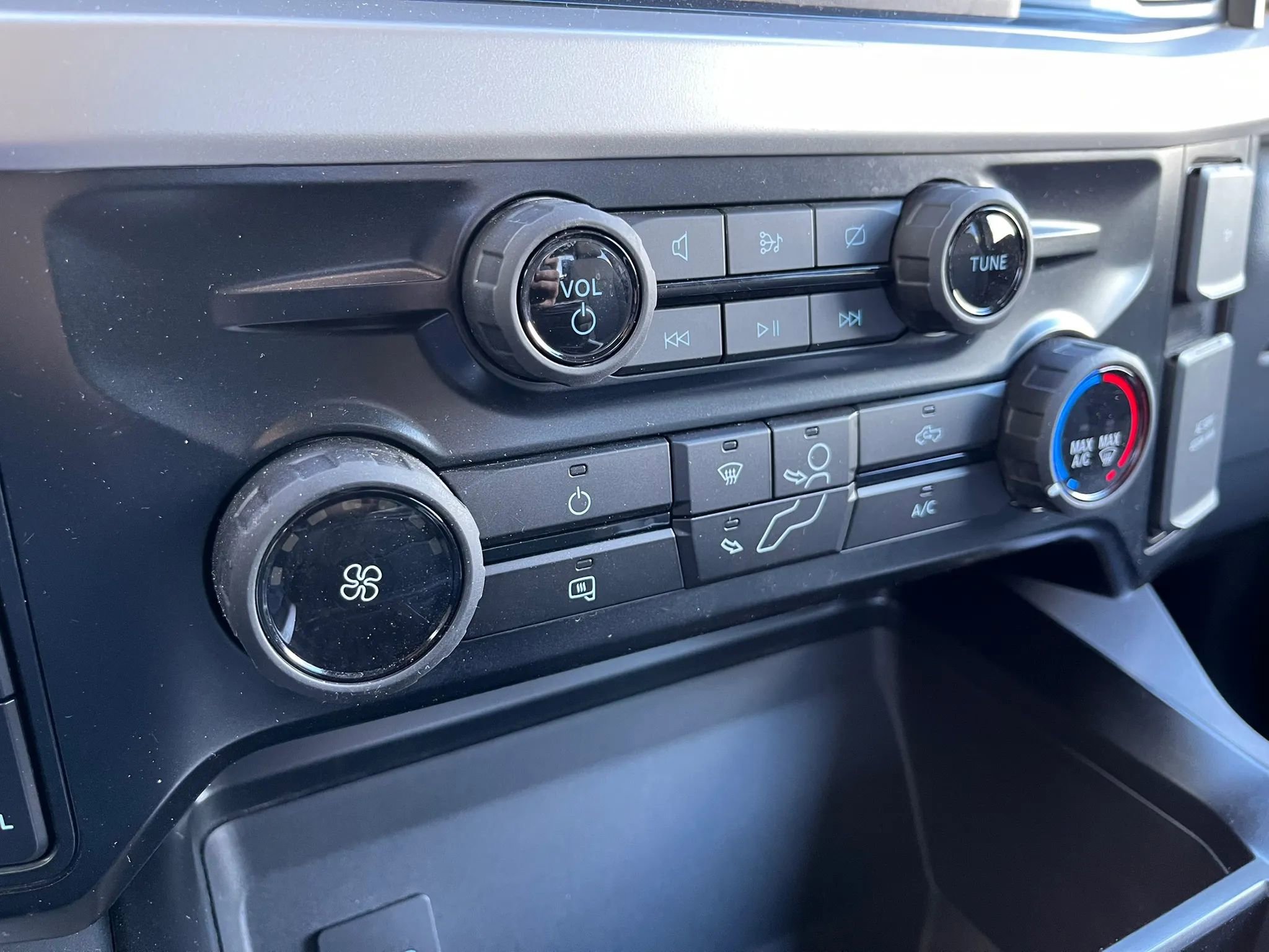 Used 2023 Ford F350 XLT w/ 360-Degree Camera Package image 31