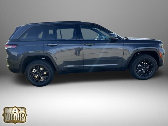 New 2025 Jeep Grand Cherokee Altitude image 9