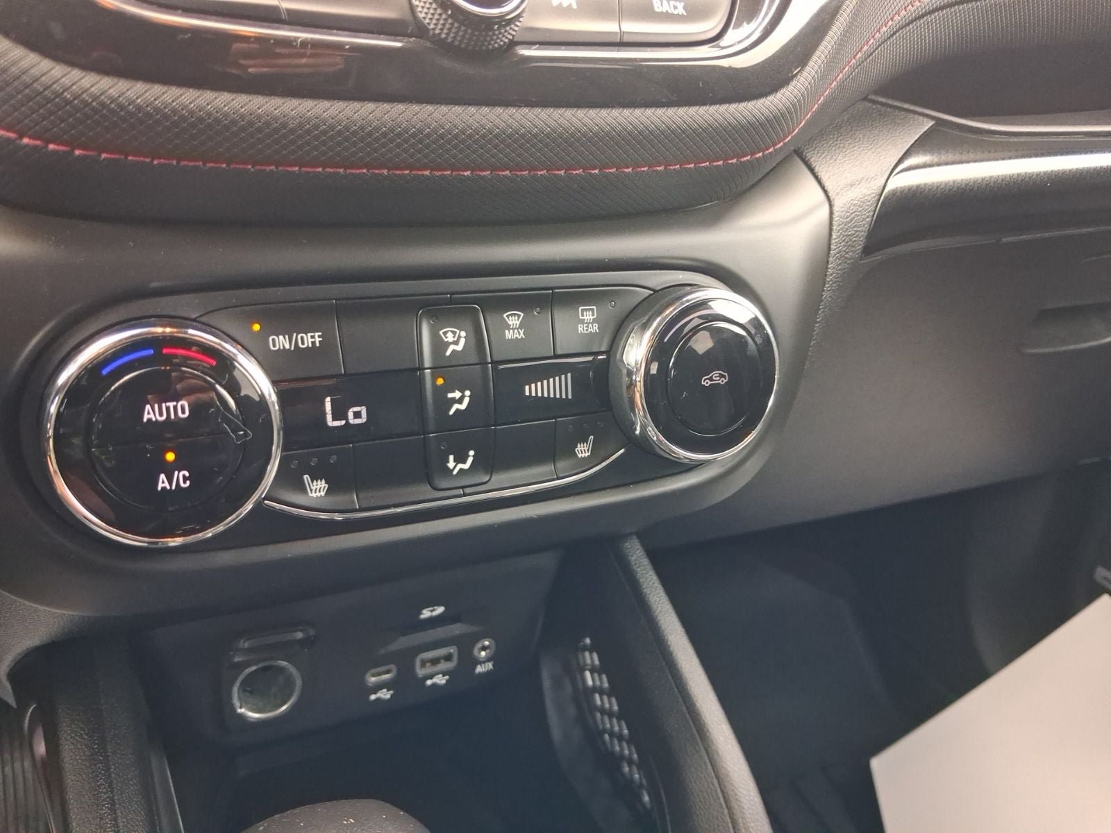 Used 2022 Chevrolet TrailBlazer RS w/ Technology Package FWD image 21