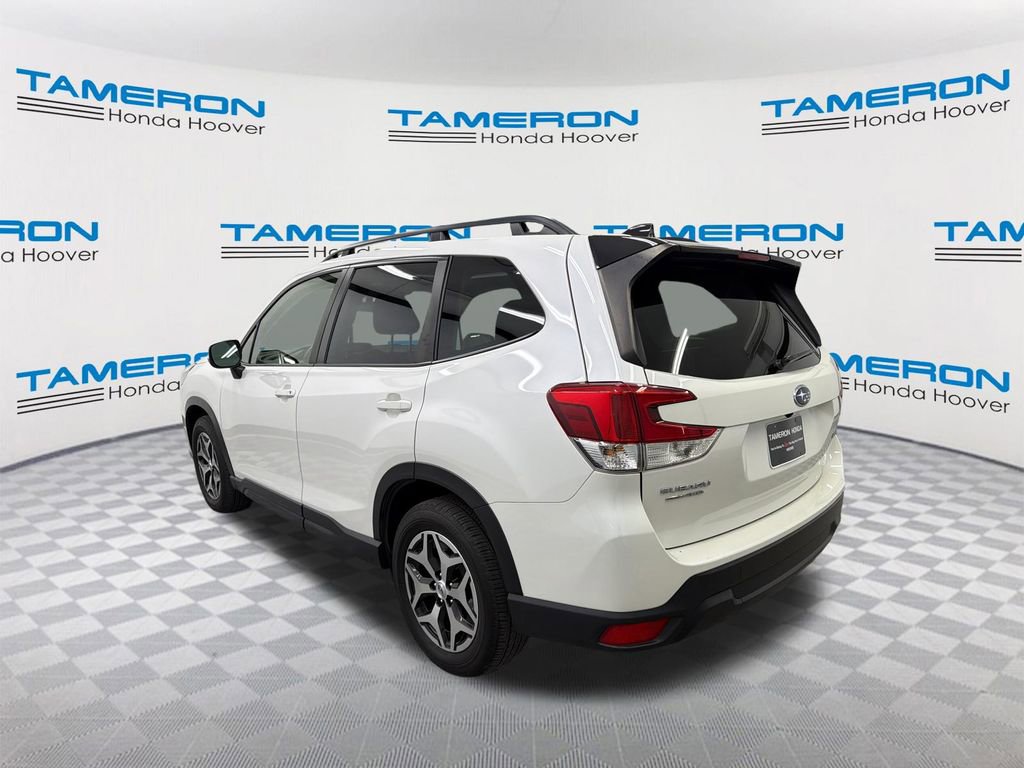 Used 2024 Subaru Forester Premium image 3