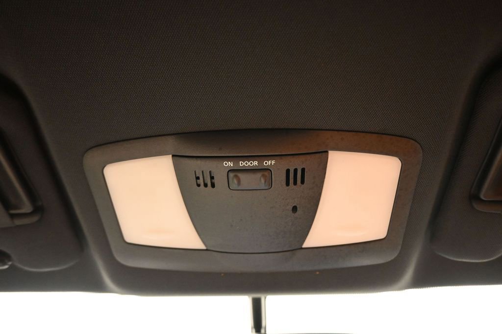 Used 2016 Nissan 370Z Touring RWD image 22
