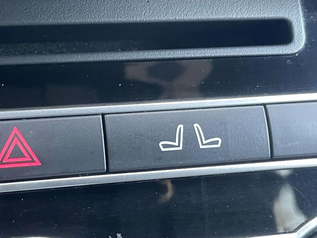 Used 2016 Land Rover Range Rover HSE image 19