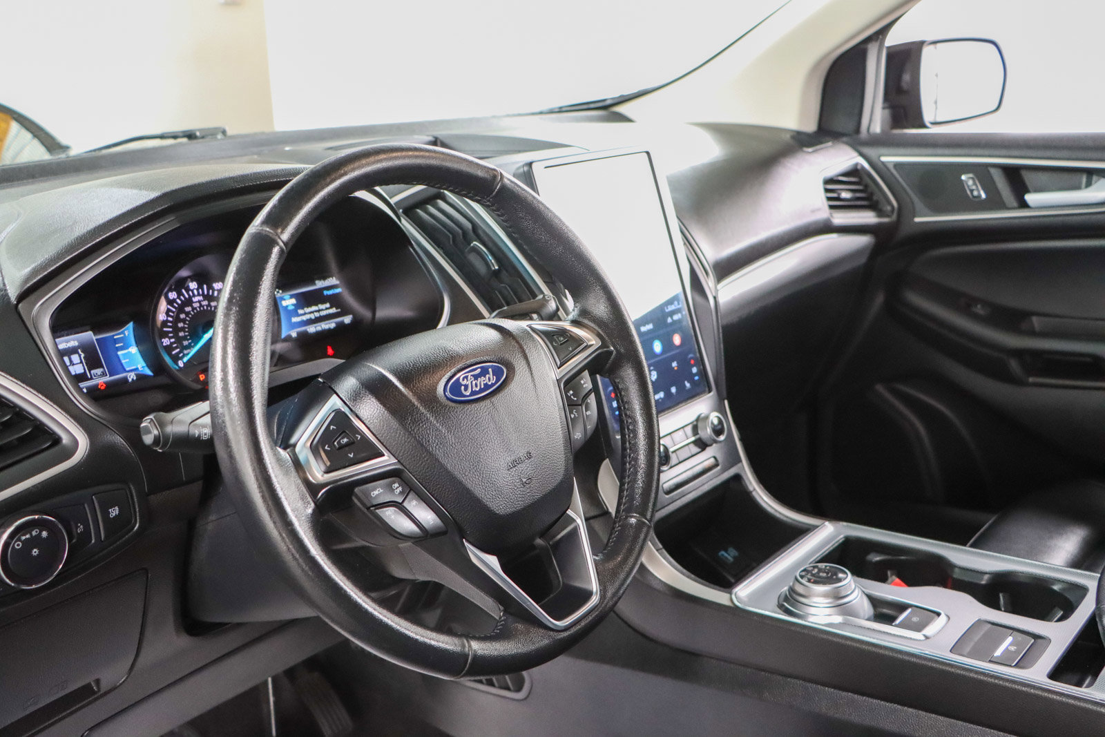 Used 2022 Ford Edge SEL image 22