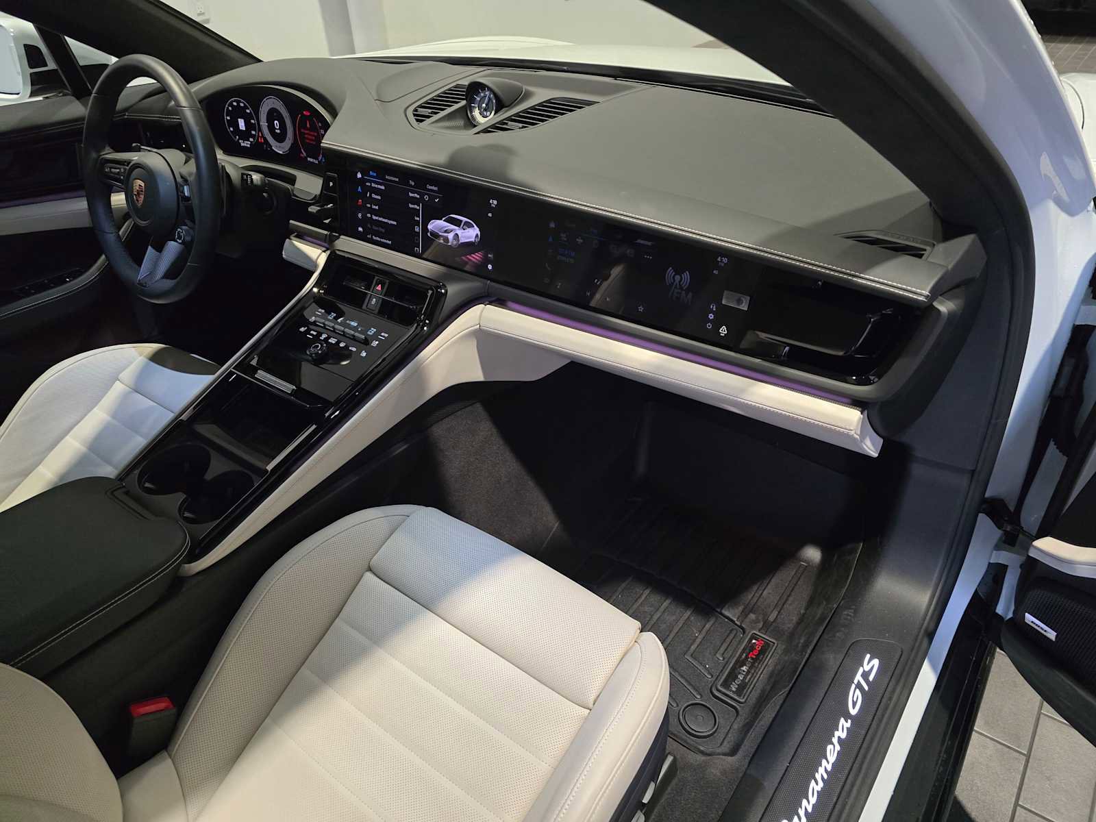 Used 2025 Porsche Panamera GTS image 14