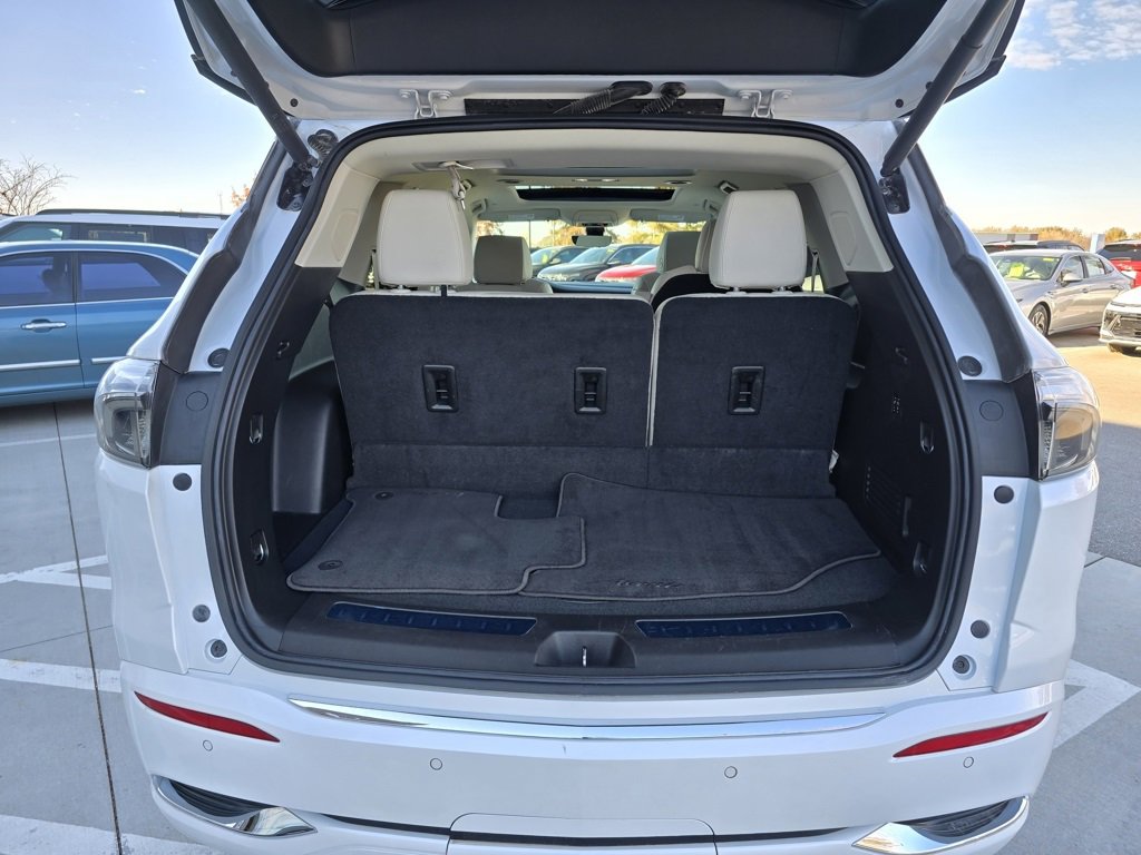 Used 2022 Buick Enclave Avenir w/ Avenir Technology Package image 32