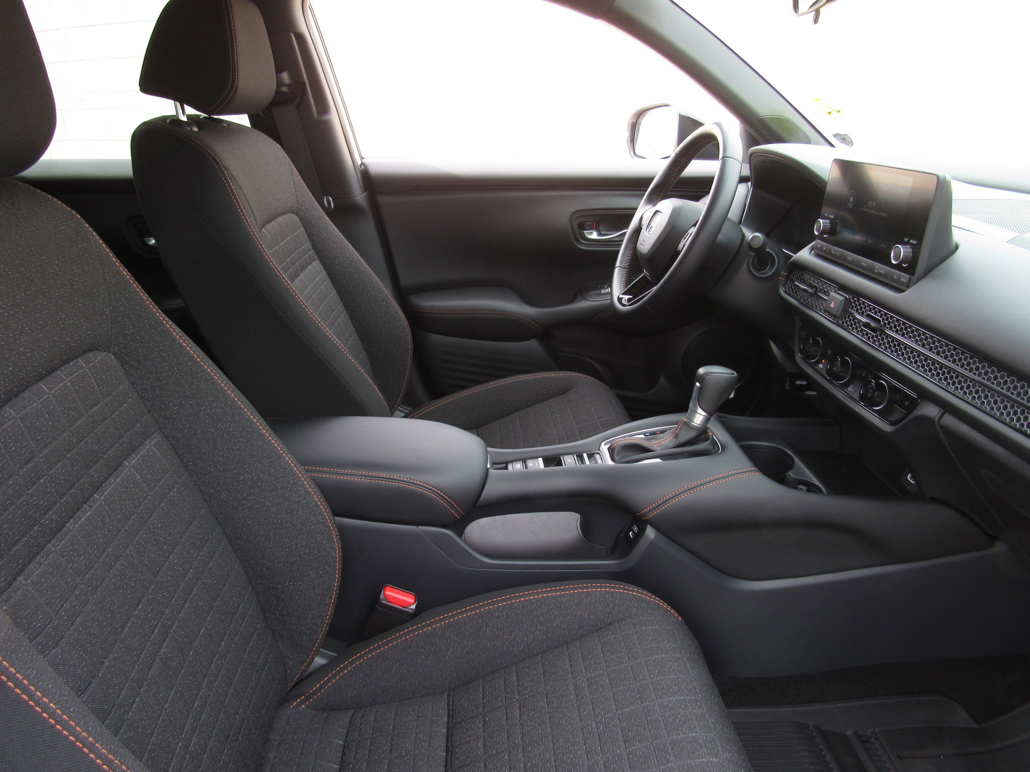 Used 2025 Honda HR-V Sport image 8