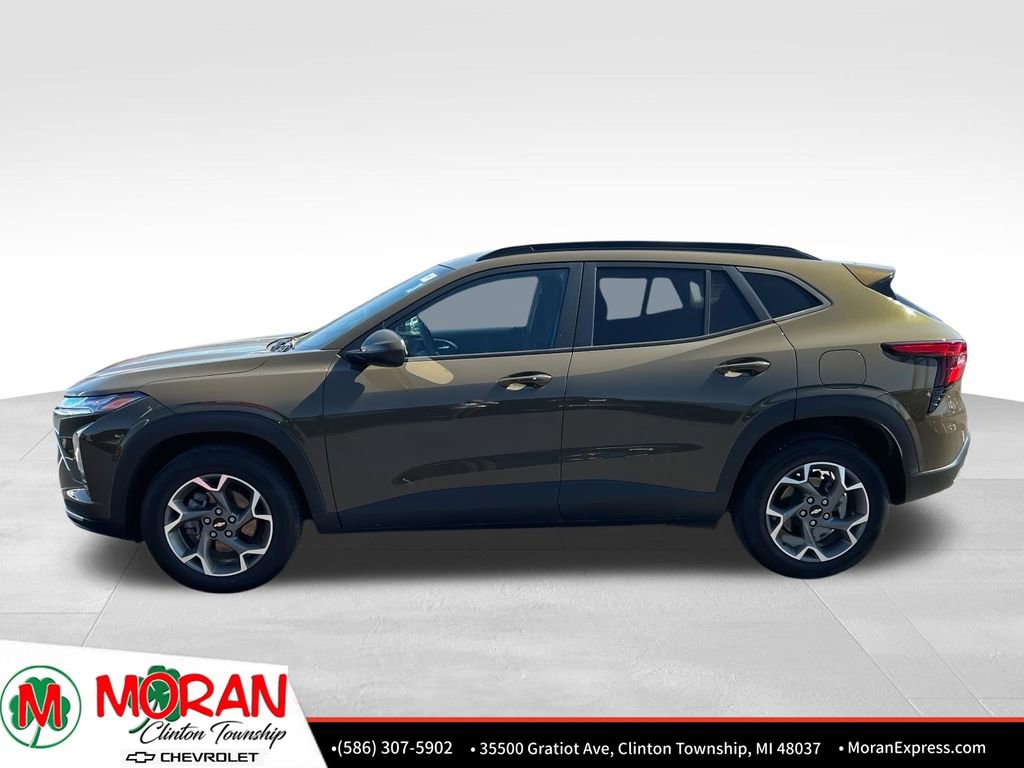 Certified 2024 Chevrolet Trax LT w/ Driver Confidence Package image 3