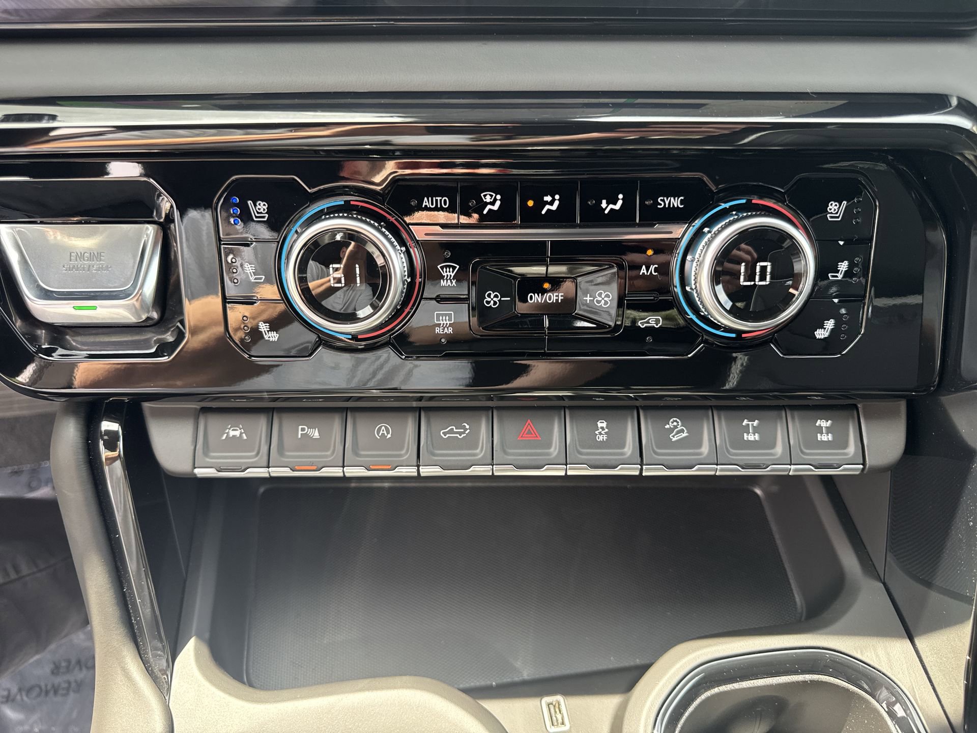 New 2026 GMC Sierra 1500 AT4X AWD/4WD image 17