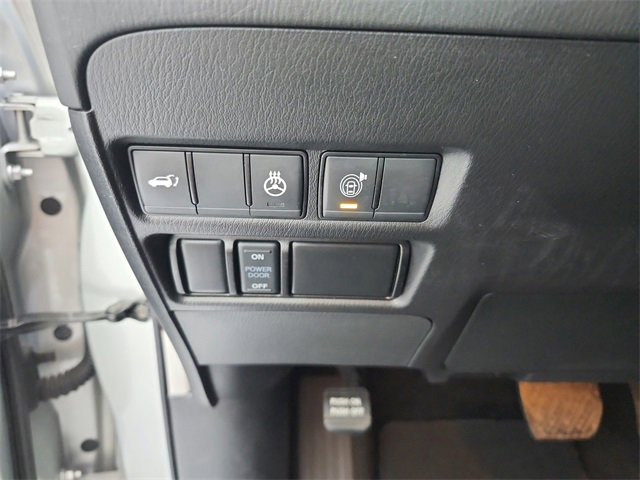 Used 2023 Nissan Armada SL w/ Captain's Chairs Package image 27