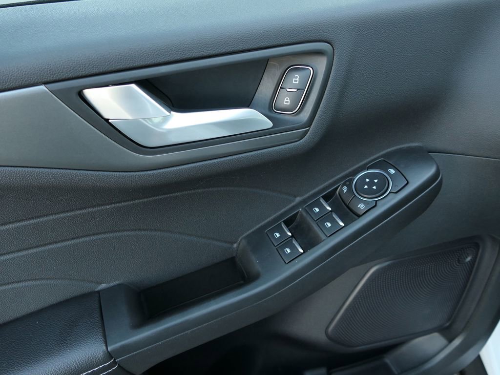 Used 2023 Ford Escape SE image 15