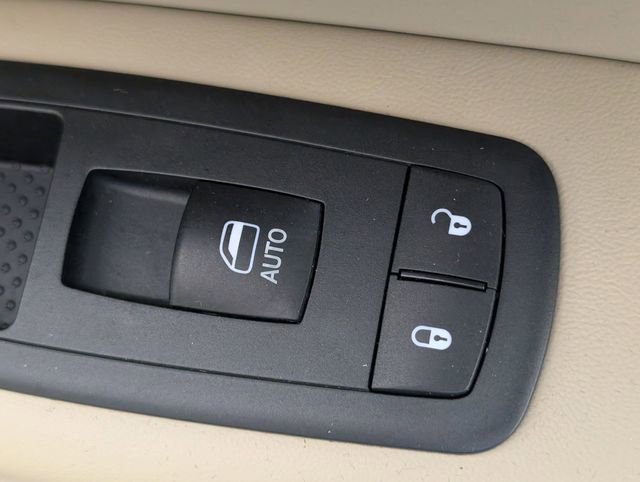 Used 2015 Jeep Grand Cherokee Limited w/ Trailer Tow Group IV image 38