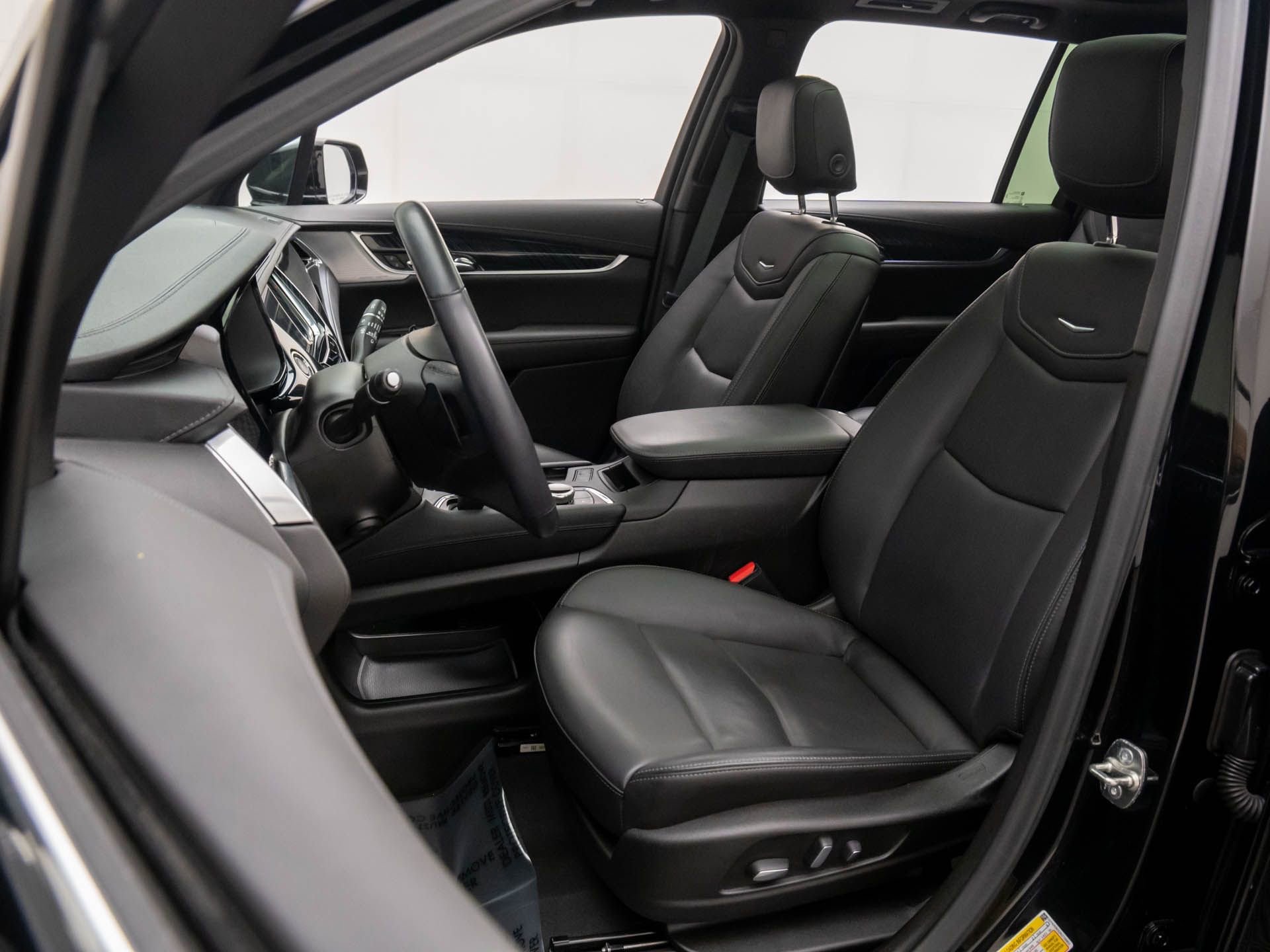 Certified 2024 Cadillac XT6 Premium Luxury w/ LPO, Floor Liner Package image 18