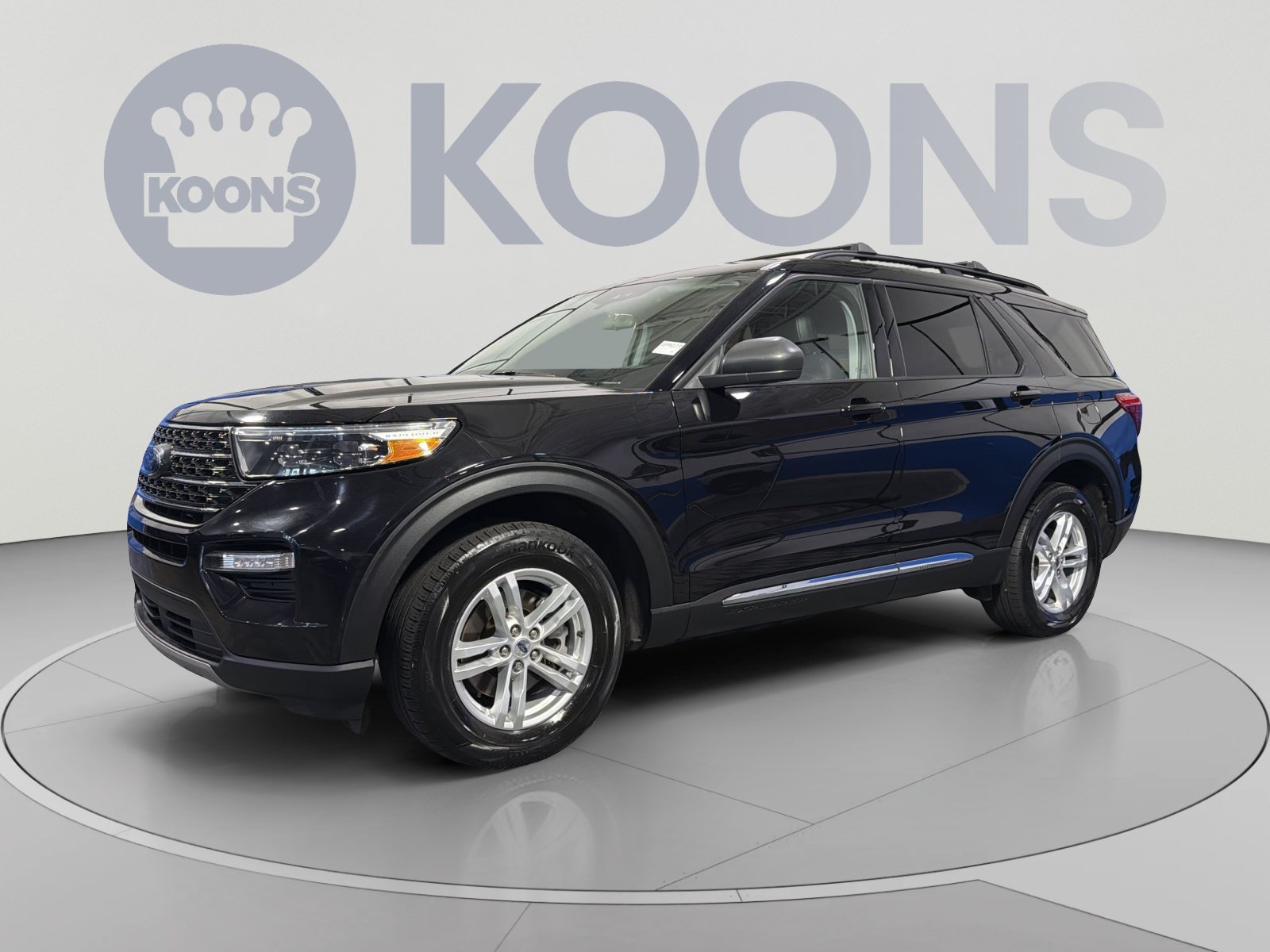 Used 2023 Ford Explorer XLT w/ Equipment Group 202A AWD/4WD image 1