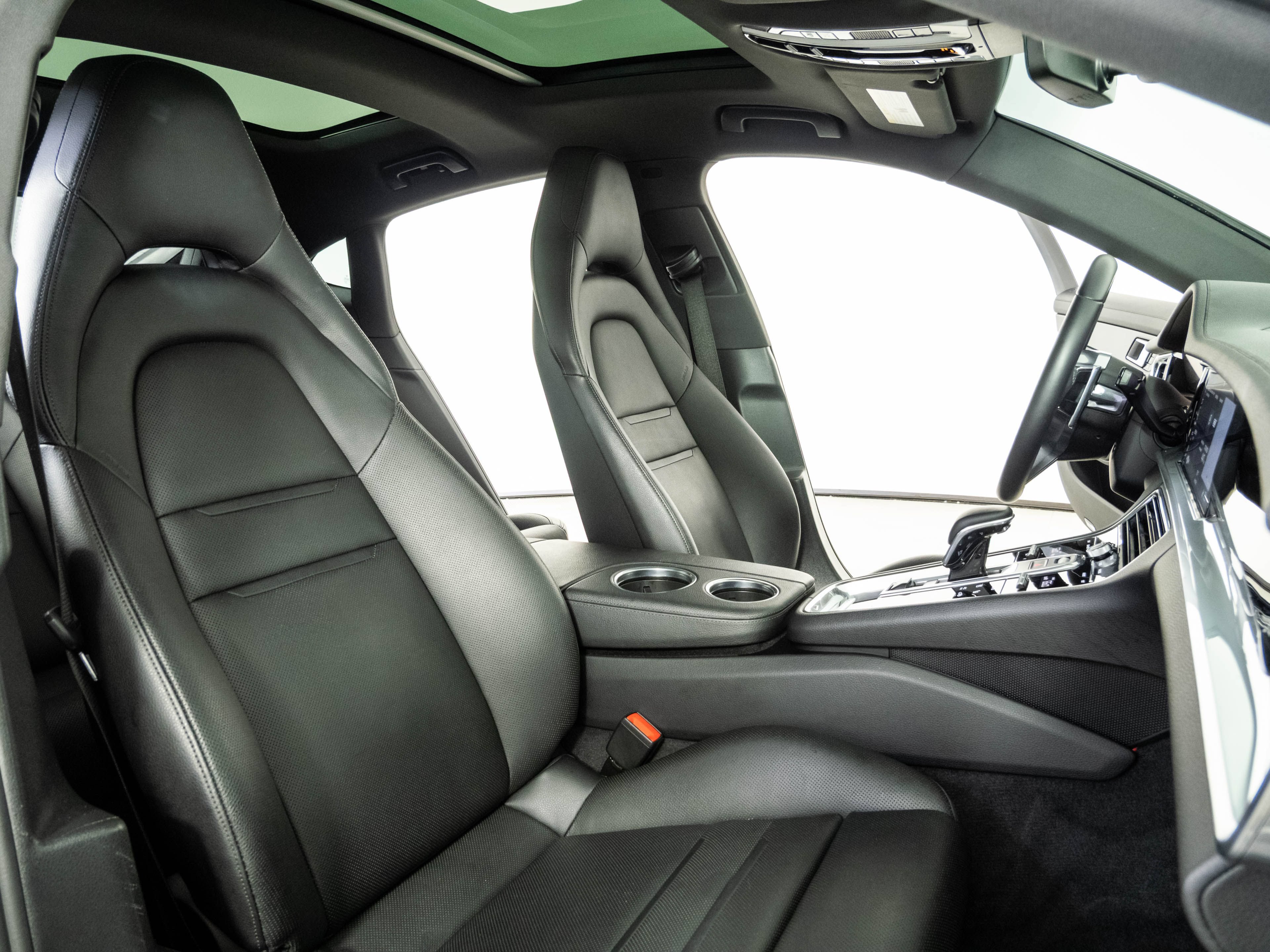Used 2019 Porsche Panamera 4 AWD/4WD image 23