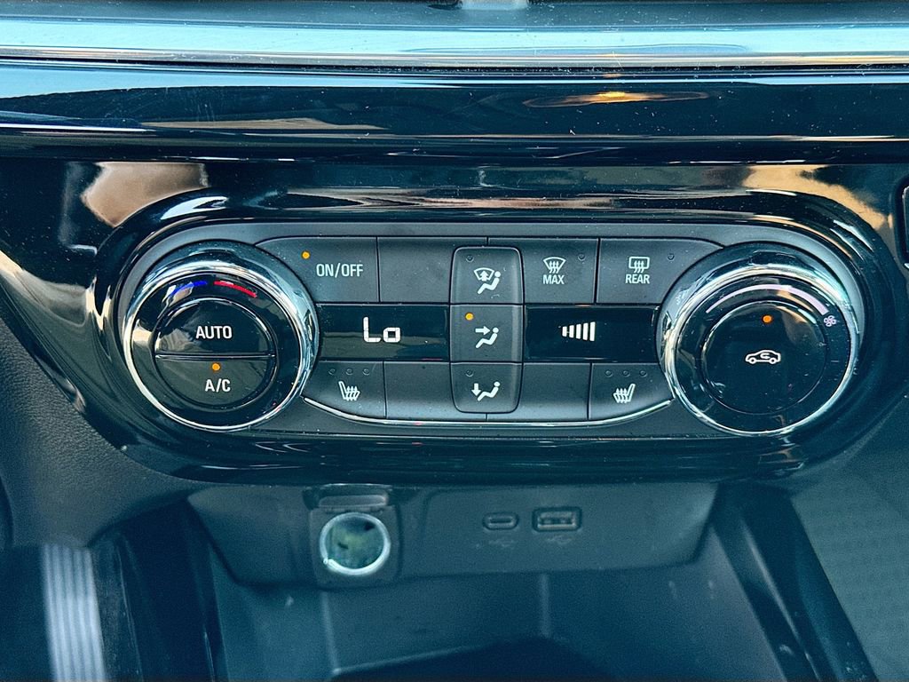 Used 2024 Chevrolet Trax RS w/ Driver Confidence Package image 15