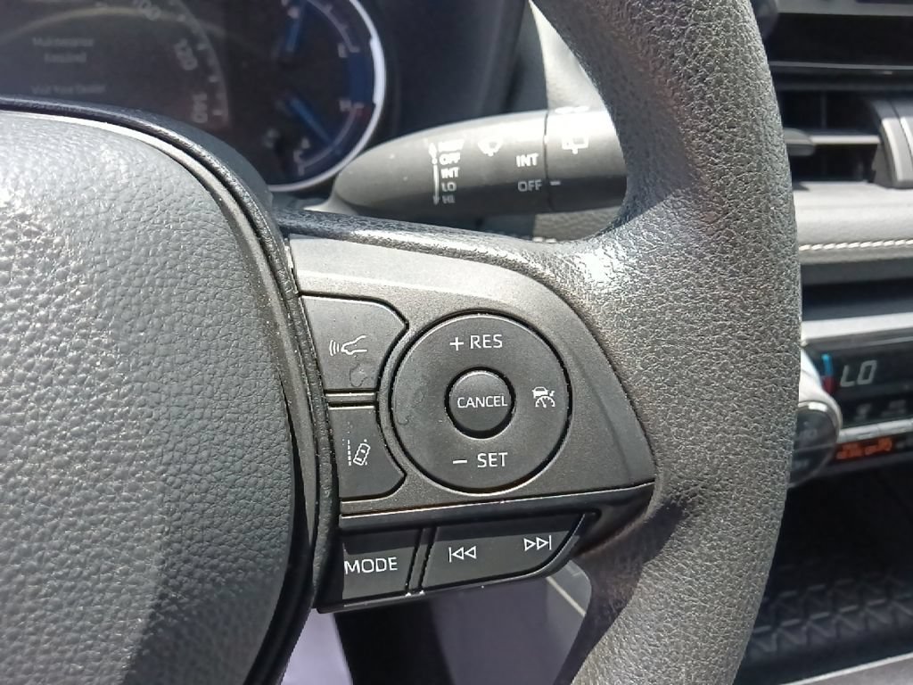 Used 2025 Toyota RAV4 LE AWD/4WD image 20