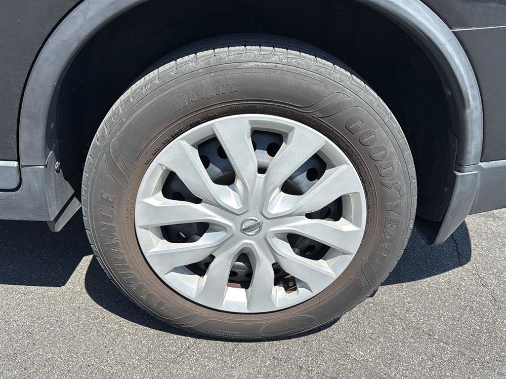 Used 2016 Nissan Rogue S FWD image 5