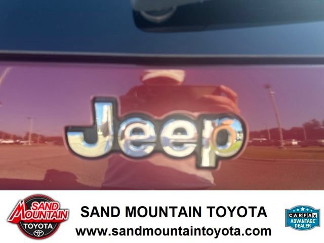 Used 2019 Jeep Cherokee Limited AWD/4WD image 12