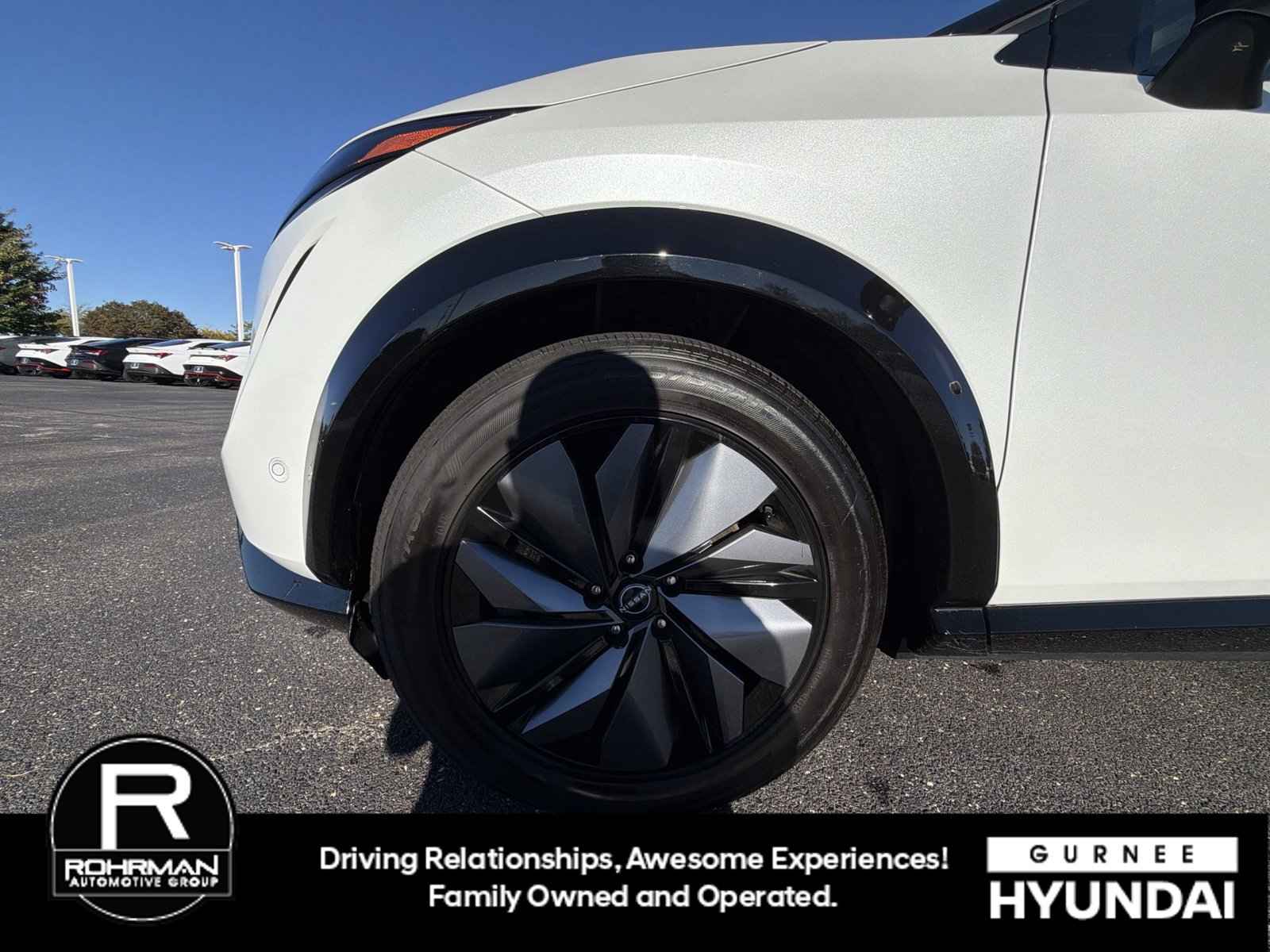 Used 2023 Nissan Ariya AWD/4WD image 12