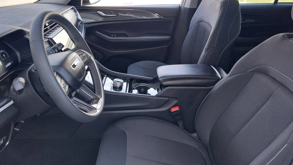 Certified 2023 Jeep Grand Cherokee Laredo image 19