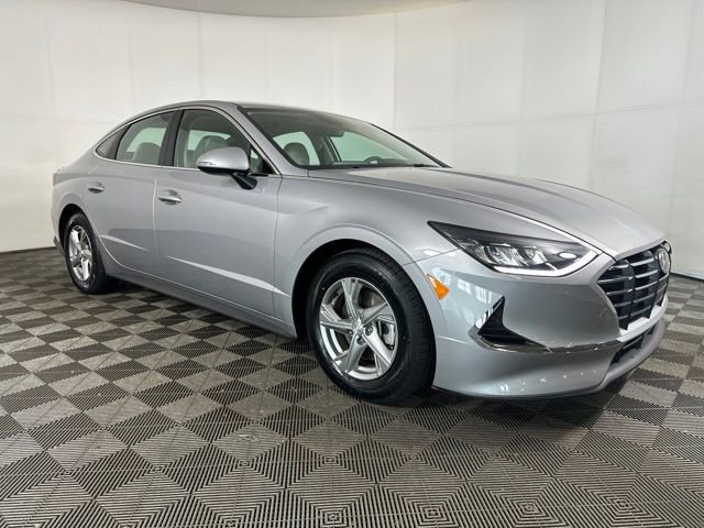 Certified 2023 Hyundai Sonata SE w/ Cargo Package image 2