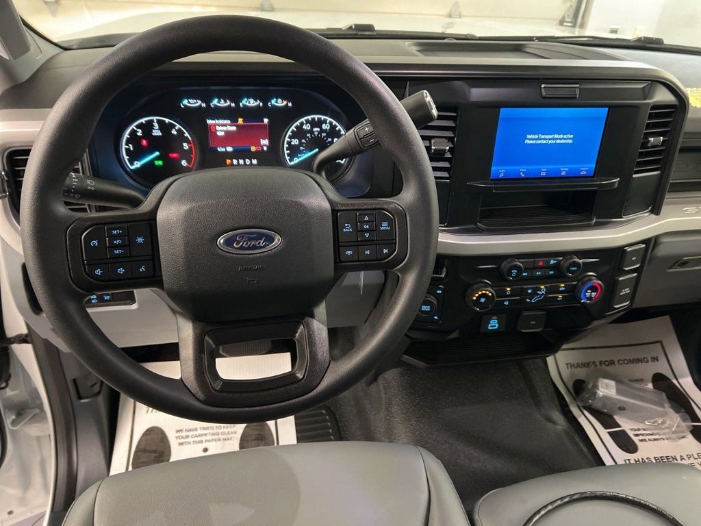 New 2025 Ford F550 4x4 Regular Cab Super Duty image 8