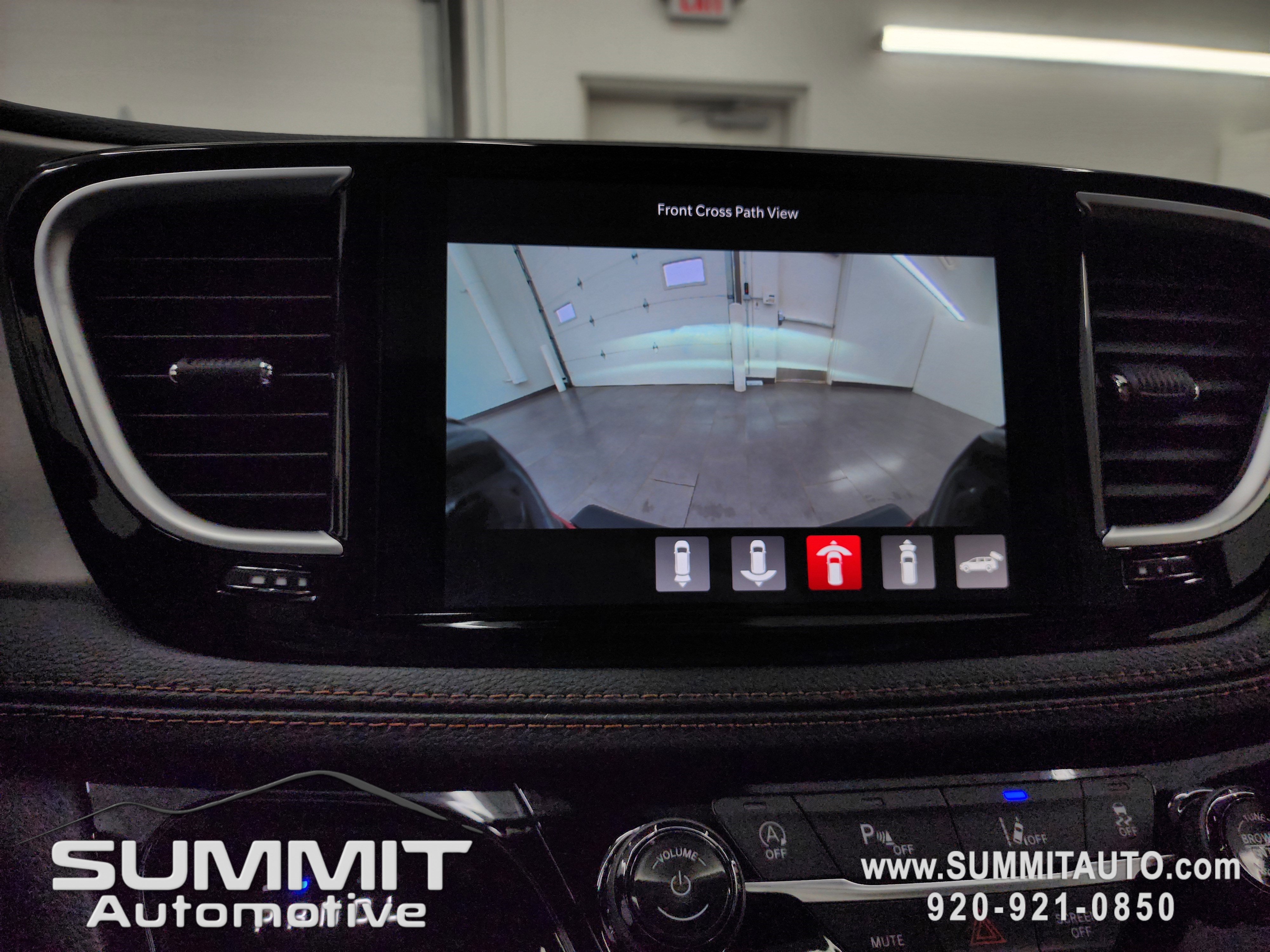 New 2026 Chrysler Pacifica Pinnacle w/ Trailer Tow Group image 19