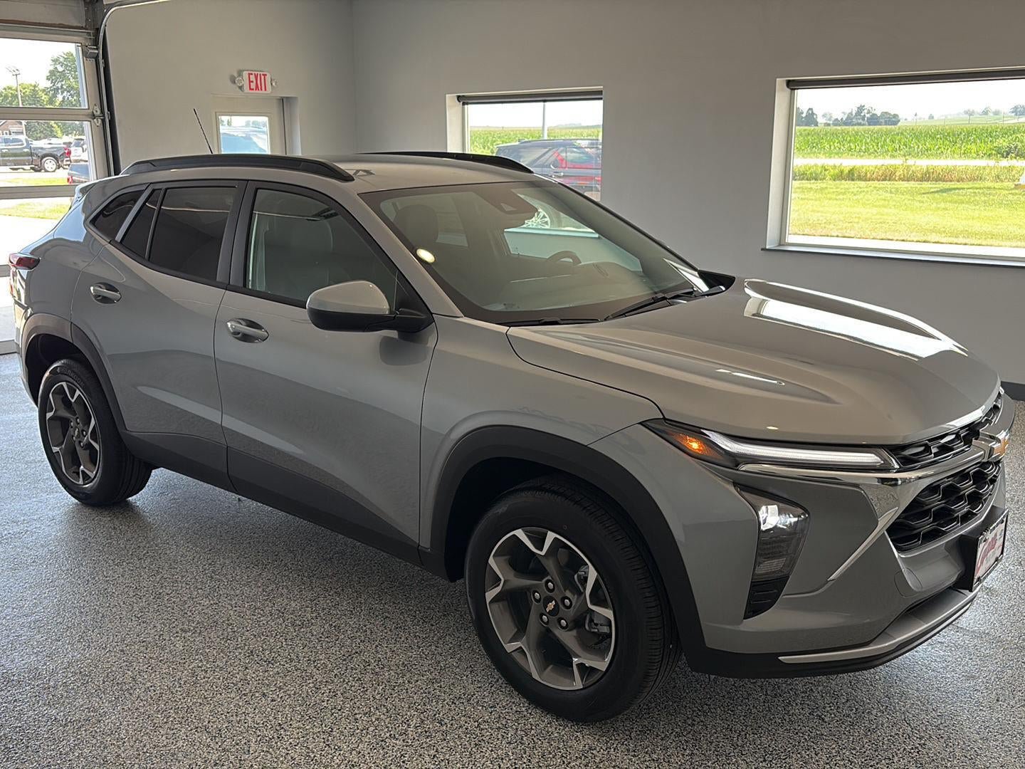 New 2026 Chevrolet Trax LT w/ Driver Confidence Package FWD image 5