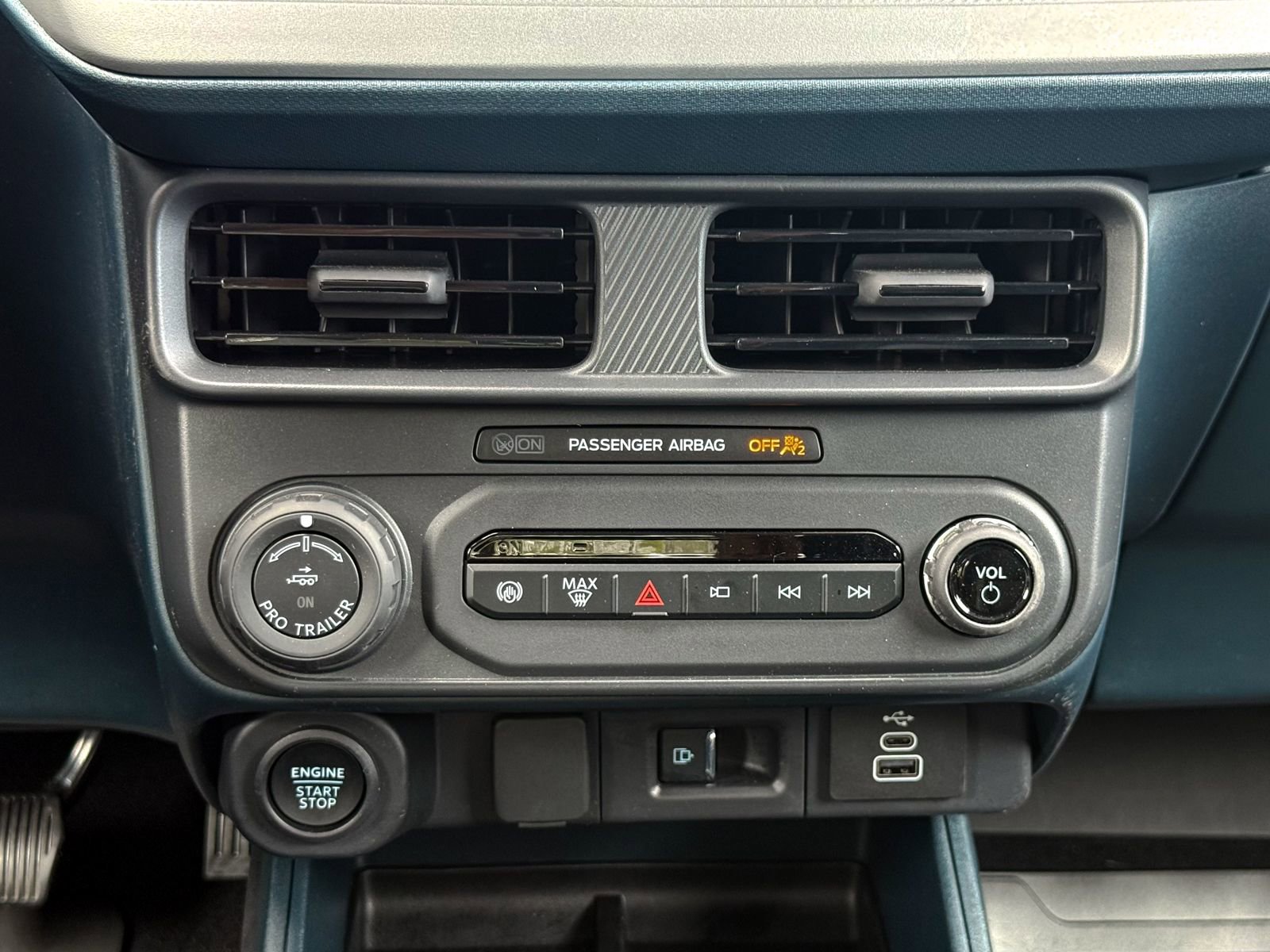 Used 2026 Ford Maverick Lariat w/ Black Appearance Package AWD/4WD image 25