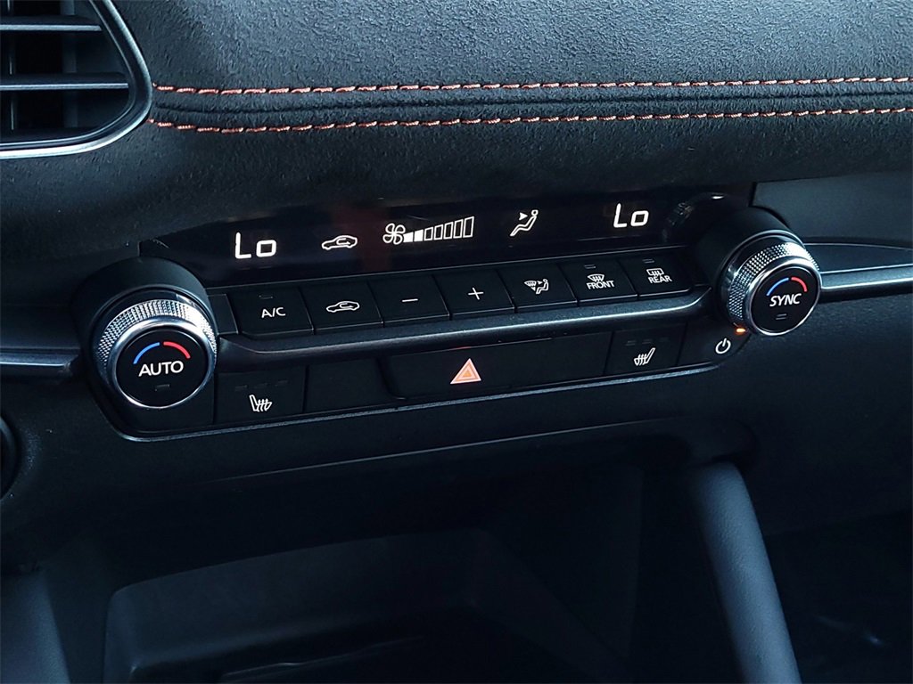 Certified 2025 MAZDA MAZDA3 Carbon w/ Appearance Package image 20