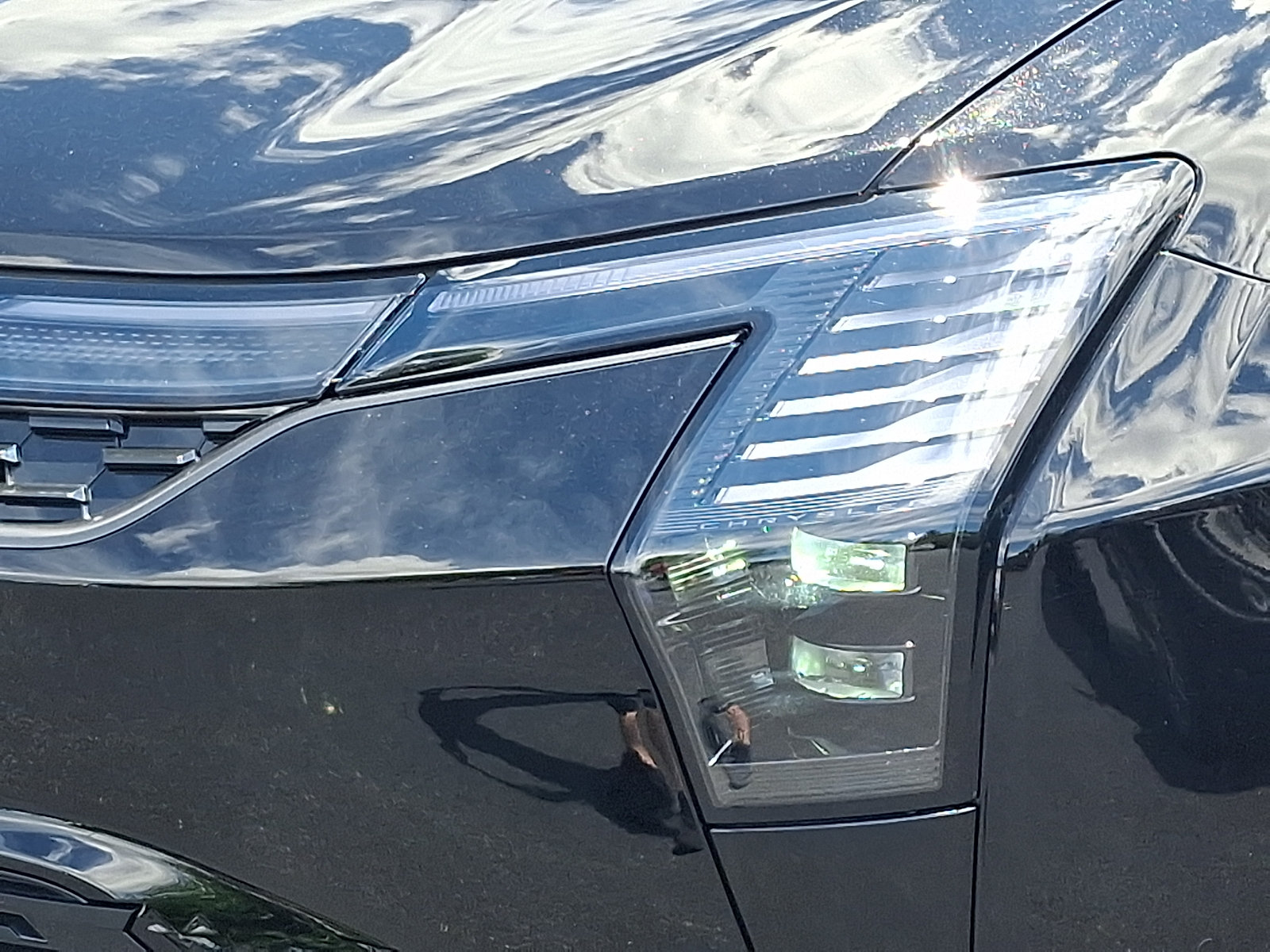 New 2027 Chrysler Pacifica Limited AWD/4WD image 6