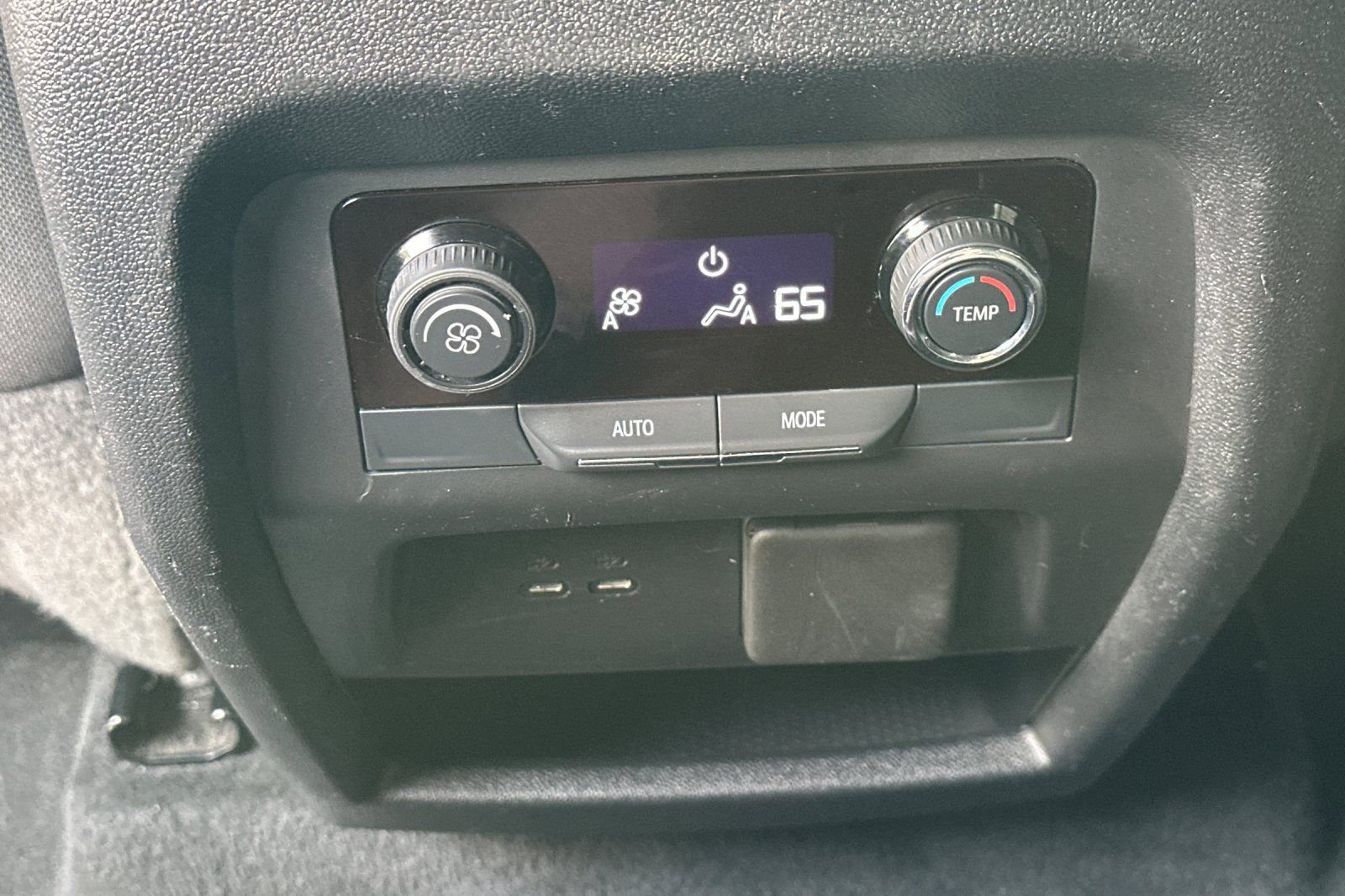 Used 2024 Chevrolet Traverse LT image 15