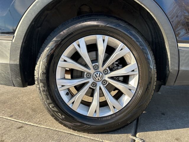 Used 2018 Volkswagen Tiguan S image 30