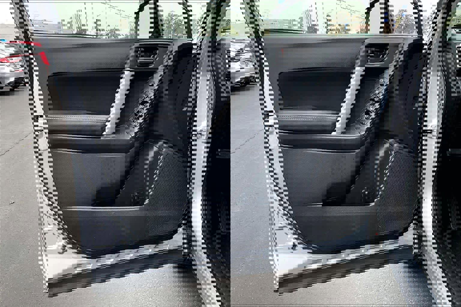 Used 2016 Subaru Forester 2.5i w/ Alloy Wheel Package image 25