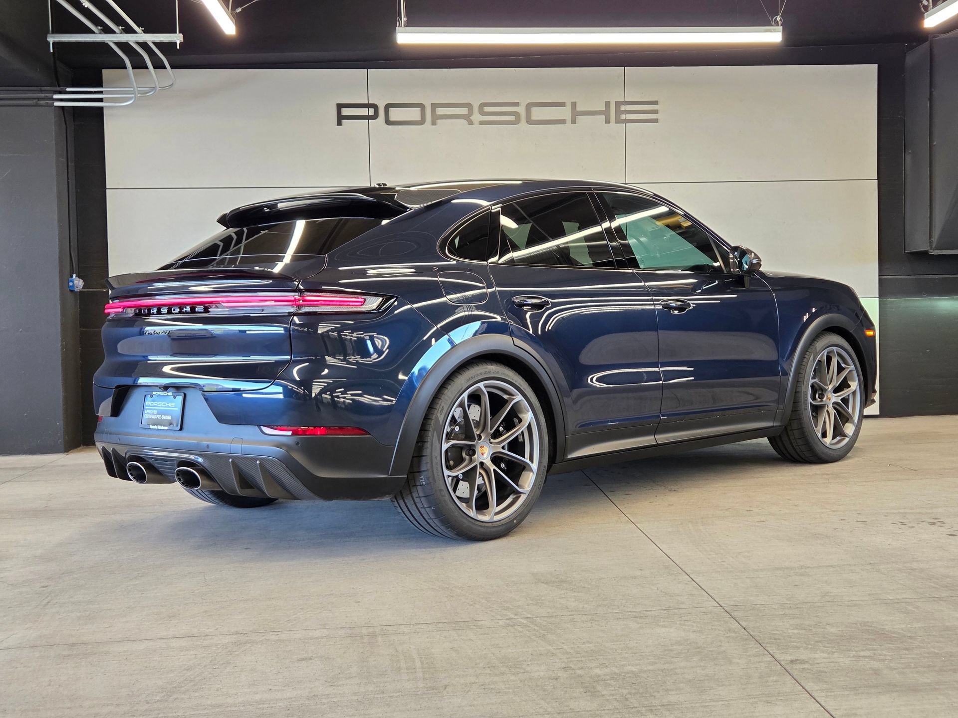 Certified 2024 Porsche Cayenne Turbo GT AWD/4WD image 6