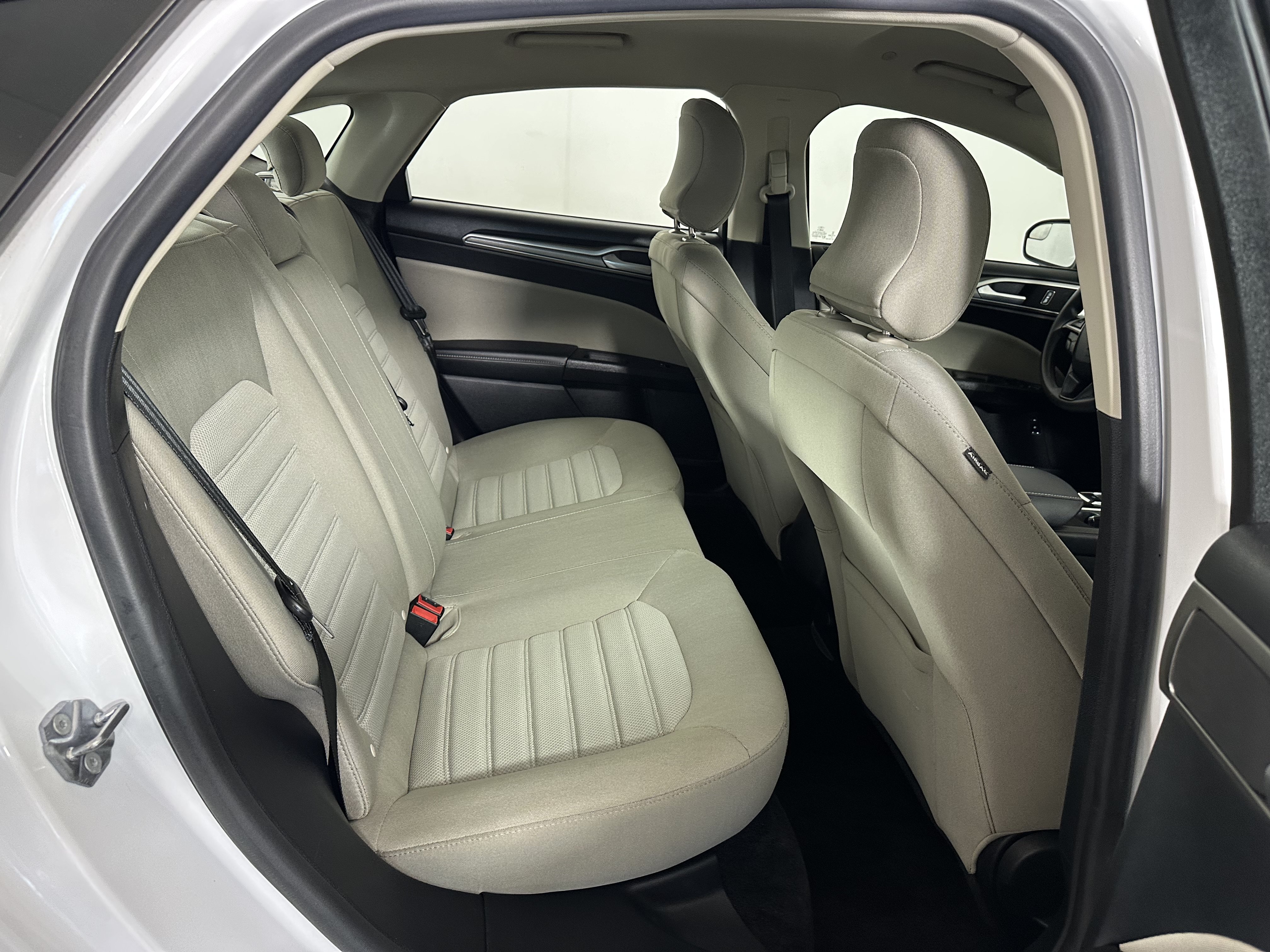 Used 2018 Ford Fusion S FWD image 23