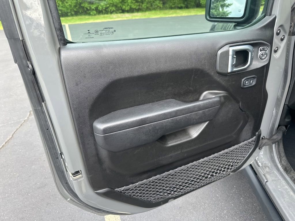 Used 2022 Jeep Gladiator Sport AWD/4WD image 12