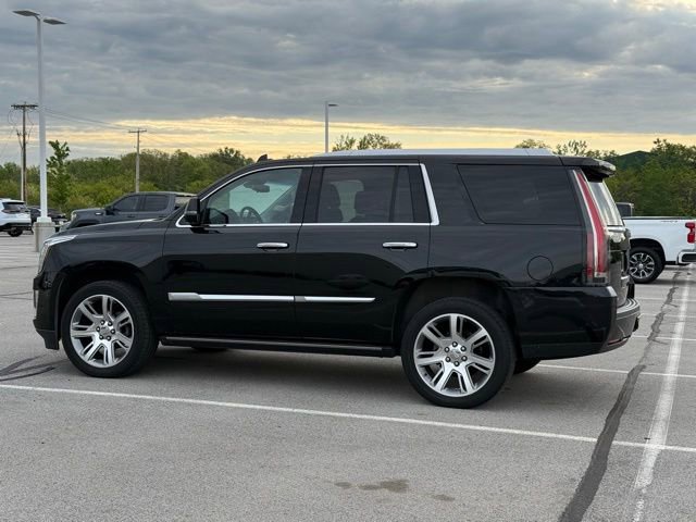 Used 2018 Cadillac Escalade Premium Luxury AWD/4WD image 3